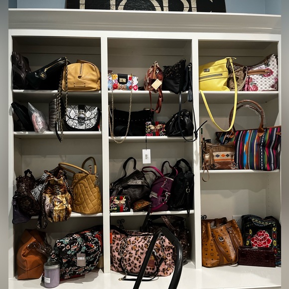 Like ❤️ 4 Posh Shows and Deals - Picture 10 of 16